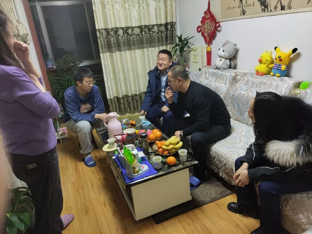 关爱员工冷暖 传递组织温情——MK体育·（国际）官方网站-mksports
组织开展员工家访活动(图2)