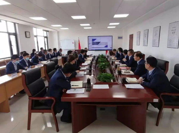 MK体育·（国际）官方网站-mksports
召开党委理论中心组集体学习会议(图2)