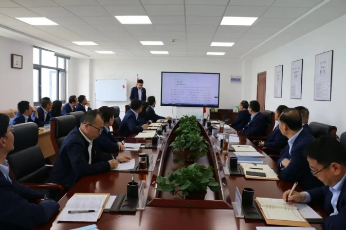 MK体育·（国际）官方网站-mksports
召开党委理论中心组集体学习会议(图2)