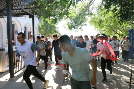 助力文旅市场 展示产投风采——MK体育·（国际）官方网站-mksports
组织开展员工登山比赛活动(图2)