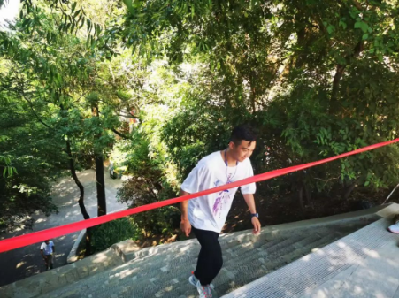 助力文旅市场 展示产投风采——MK体育·（国际）官方网站-mksports
组织开展员工登山比赛活动(图8)